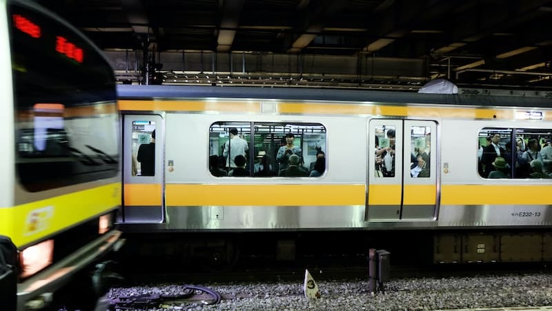 Tren de Tokio